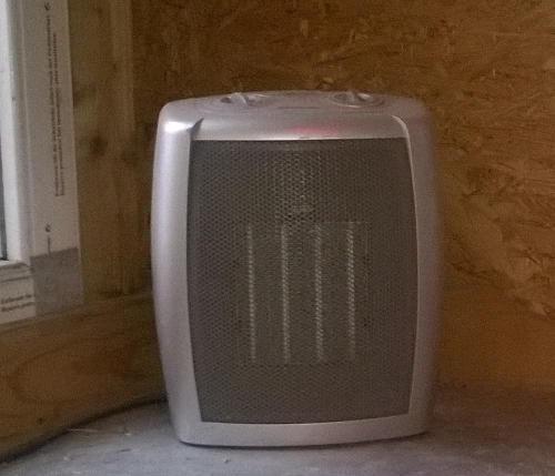 Keramikheizer im Meerschweinchengehege